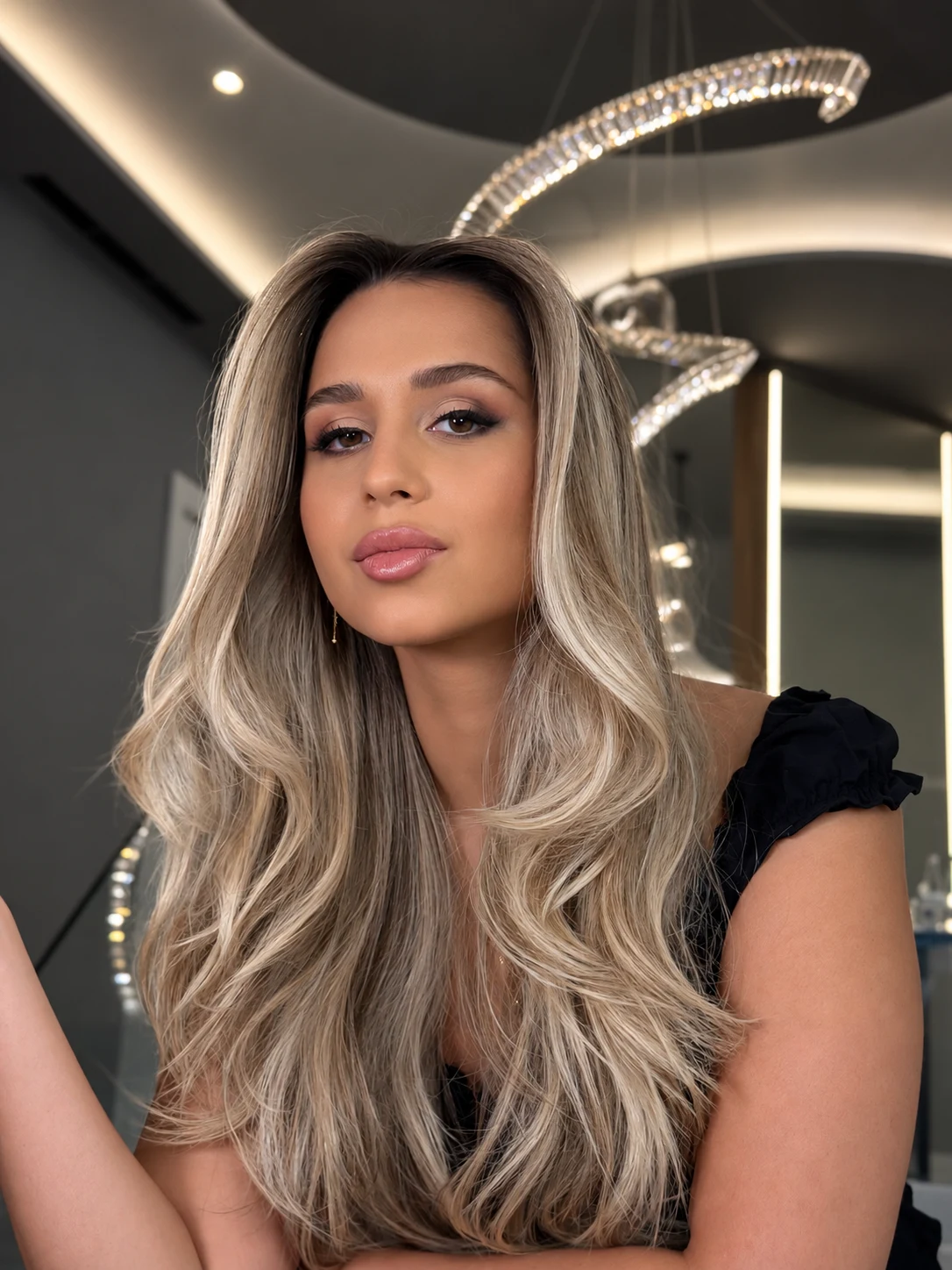 Melena rubia con ondas, Eduardo Ferreira