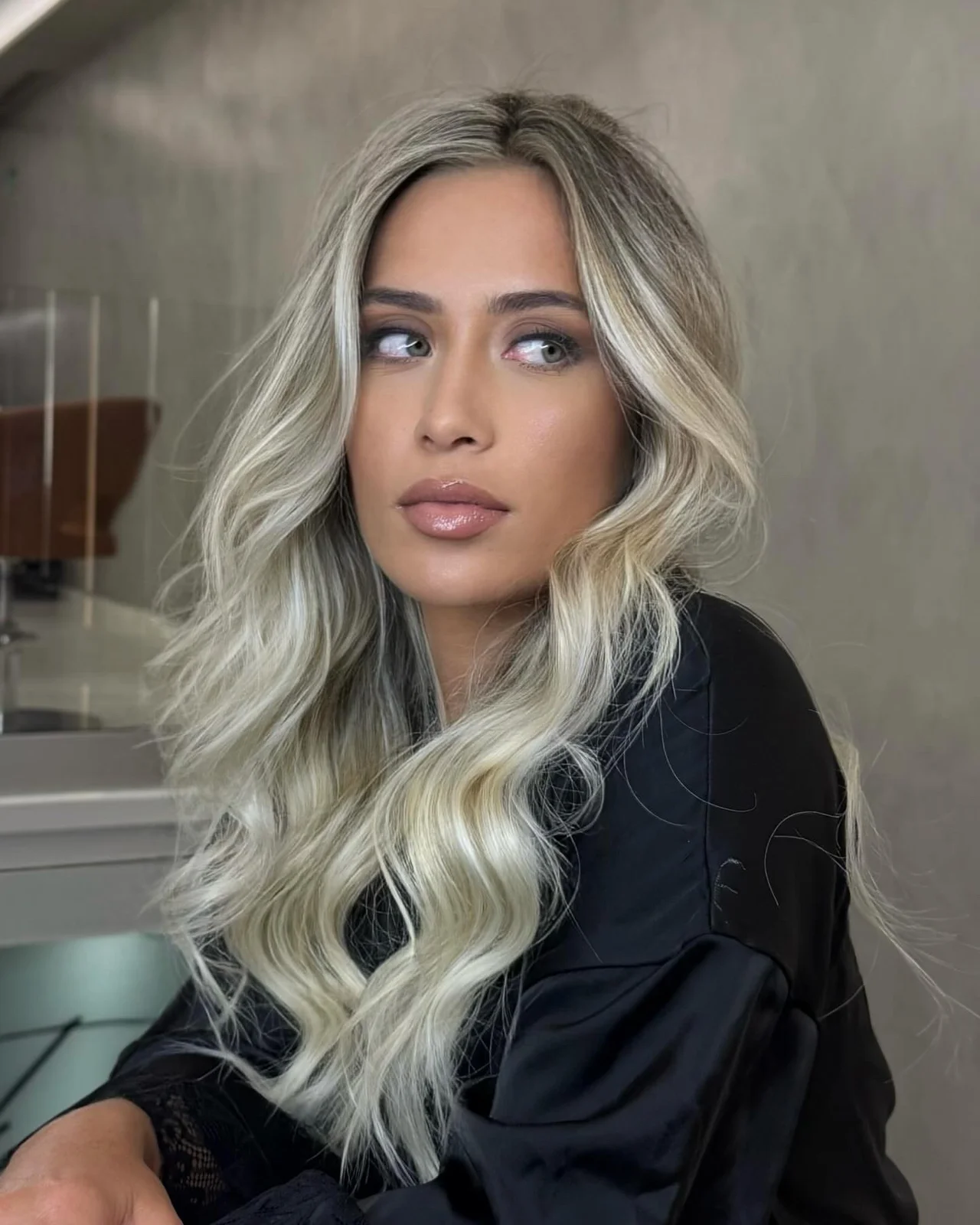 Melena rubia con ondas